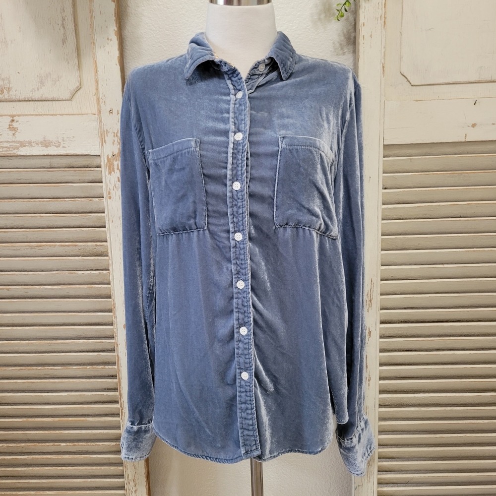 Thread and Supply blue velvet, floral button up shirt, women's size medium - Picture 2 of 13